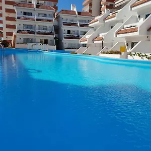 Apartment Casa Flores With Heated Pool, Only 490 Meters To The Beach, Balcony, Wifi, Arona (Tenerife)